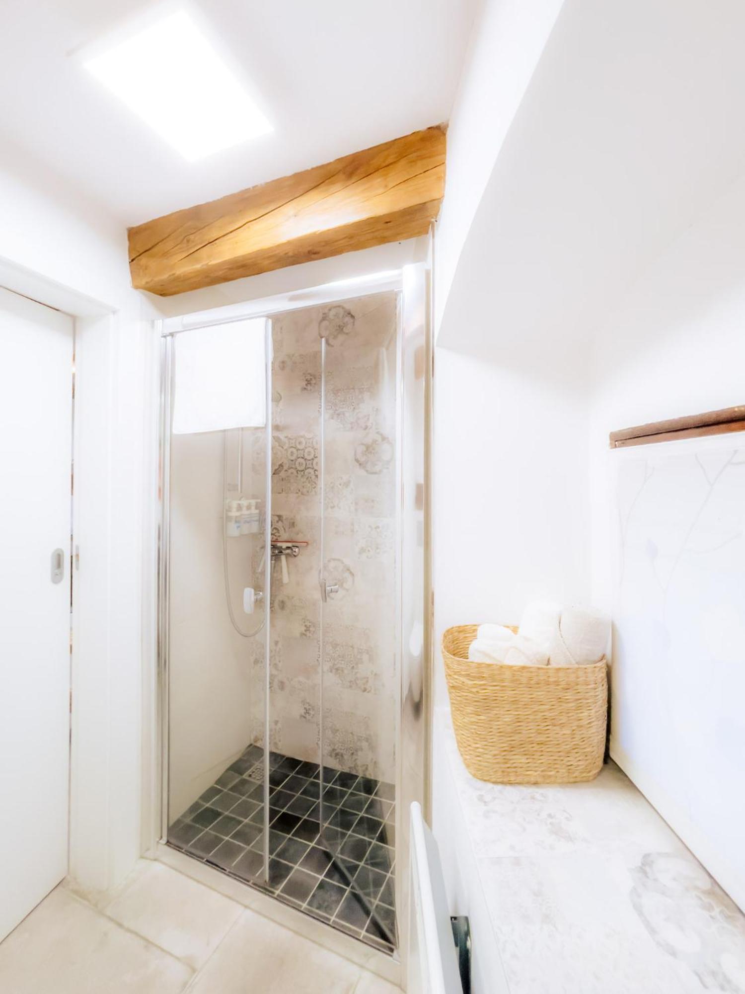 Apartment Villa Irena Great For A Family Holiday With Free Parking And Ev Station Ajdovščina Buitenkant foto